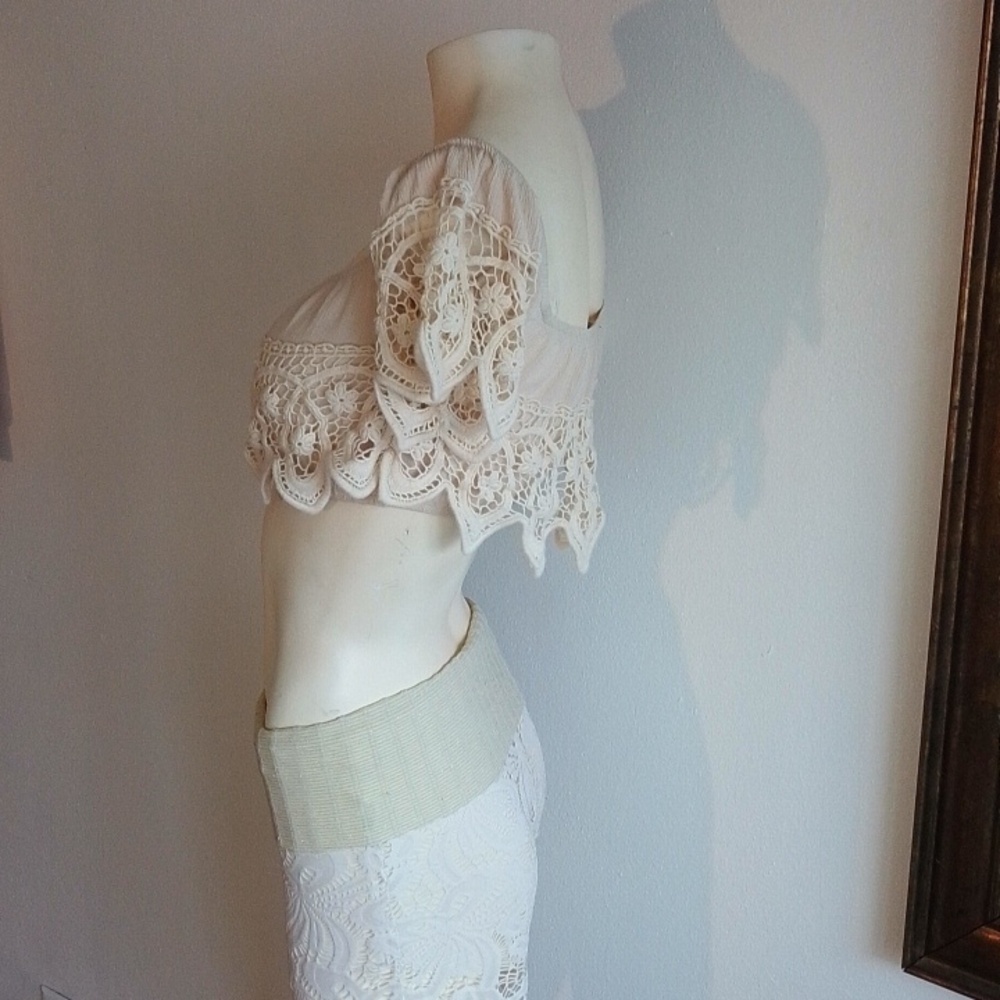 Love Culture Crop Top - Picture 4 of 6